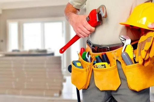 Cinto de ferramentas de profissional de manutenção